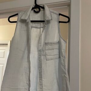 Cloth & Stone Jean top size small NWOT!